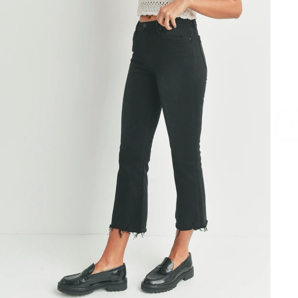 JUST BLACK DENIM The Frayed Crop Flare sz 26